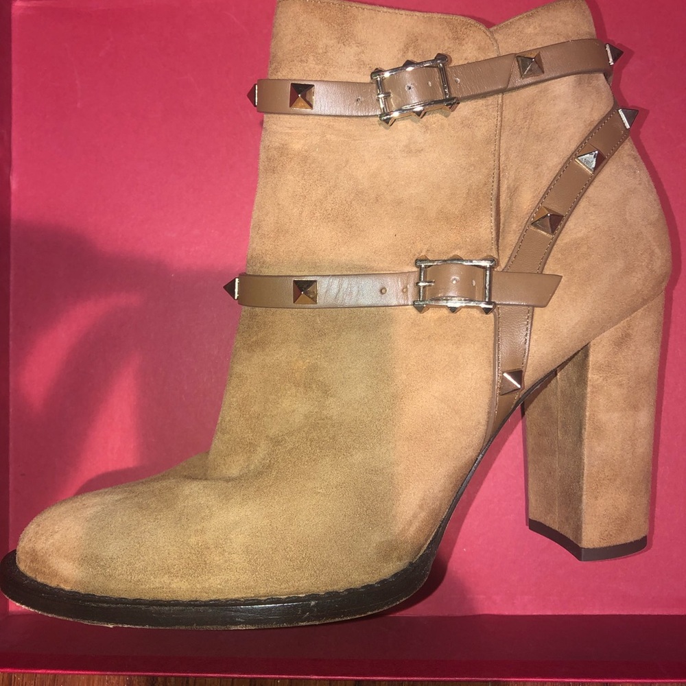 Valentino Garavani Rockstud Booties size 39 Tan - Picture 4 of 8